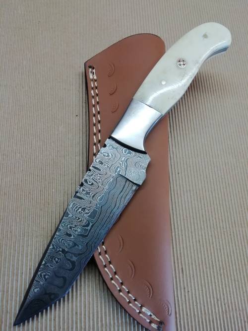 HANDMADE DAMASCUS STEEL HUNTING KNIFE !!!