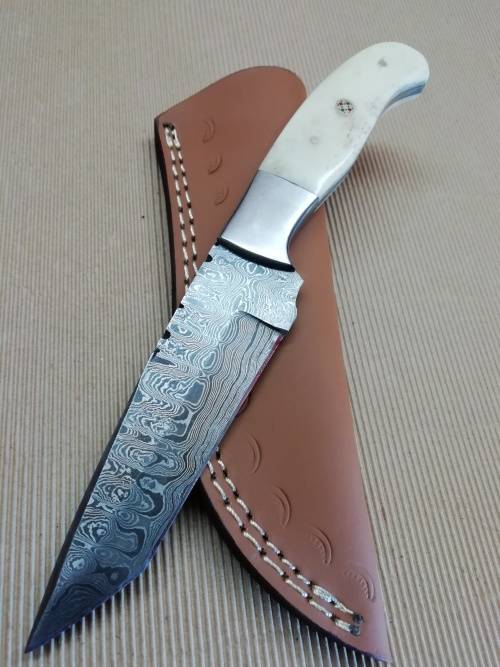 HANDMADE DAMASCUS STEEL HUNTING KNIFE !!!