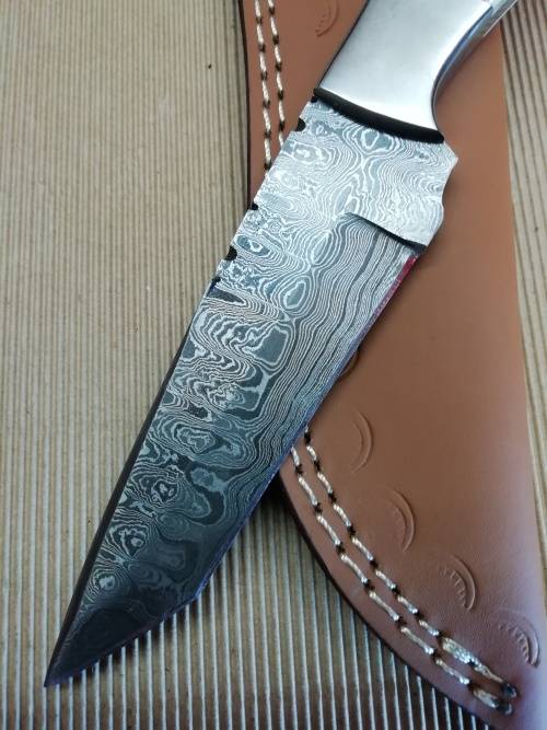 HANDMADE DAMASCUS STEEL HUNTING KNIFE !!!