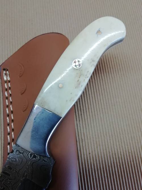 HANDMADE DAMASCUS STEEL HUNTING KNIFE !!!