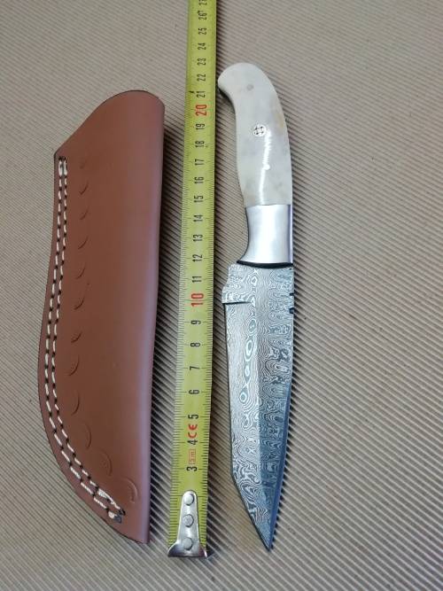 HANDMADE DAMASCUS STEEL HUNTING KNIFE !!!