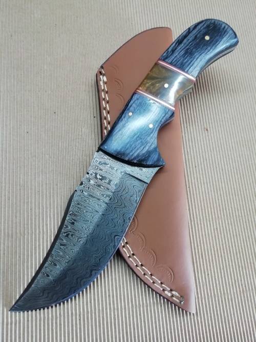 HANDMADE DAMASCUS STEEL HUNTING KNIFE !!!