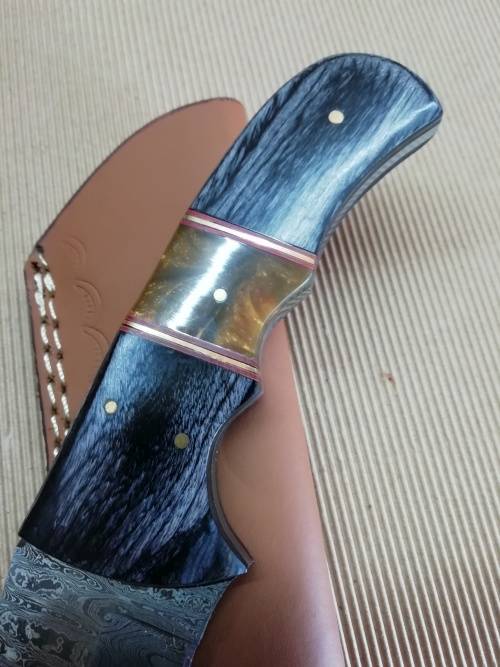 HANDMADE DAMASCUS STEEL HUNTING KNIFE !!!