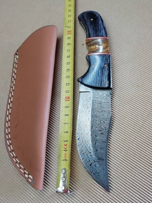 HANDMADE DAMASCUS STEEL HUNTING KNIFE !!!