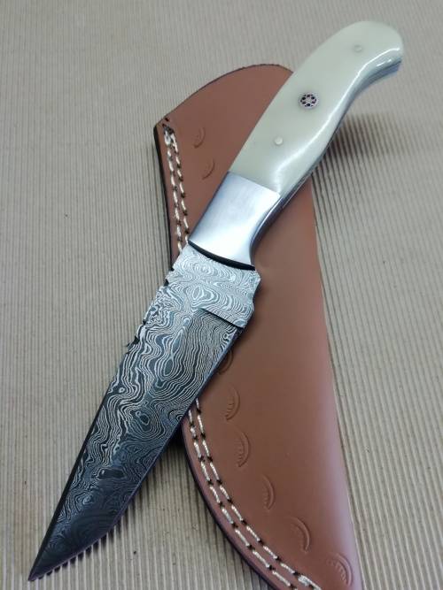 HANDMADE DAMASCUS STEEL HUNTING KNIFE !!!