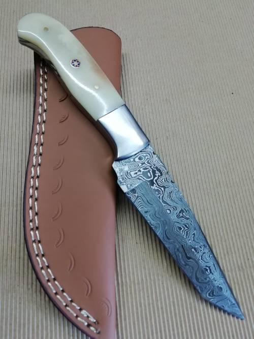 HANDMADE DAMASCUS STEEL HUNTING KNIFE !!!