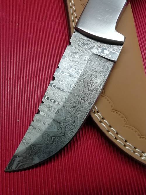 HANDMADE DAMASCUS STEEL HUNTING KNIFE !!!