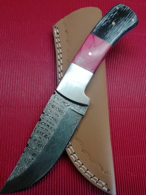 HANDMADE DAMASCUS STEEL HUNTING KNIFE !!!