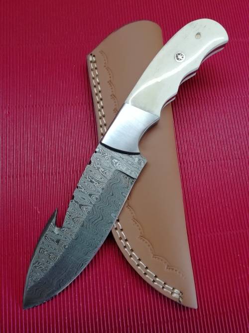 HANDMADE DAMASCUS STEEL HUNTING KNIFE !!!