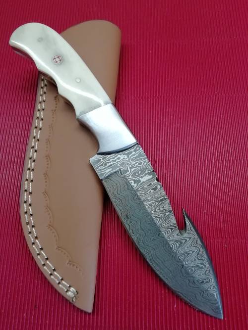 HANDMADE DAMASCUS STEEL HUNTING KNIFE !!!