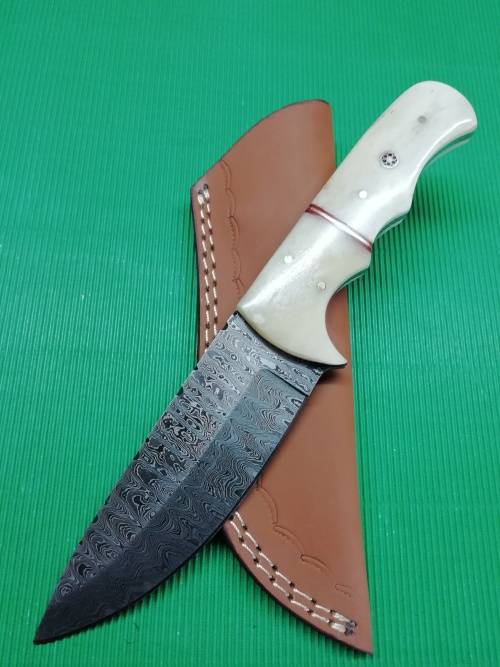 HANDMADE DAMASCUS STEEL HUNTING KNIFE !!!