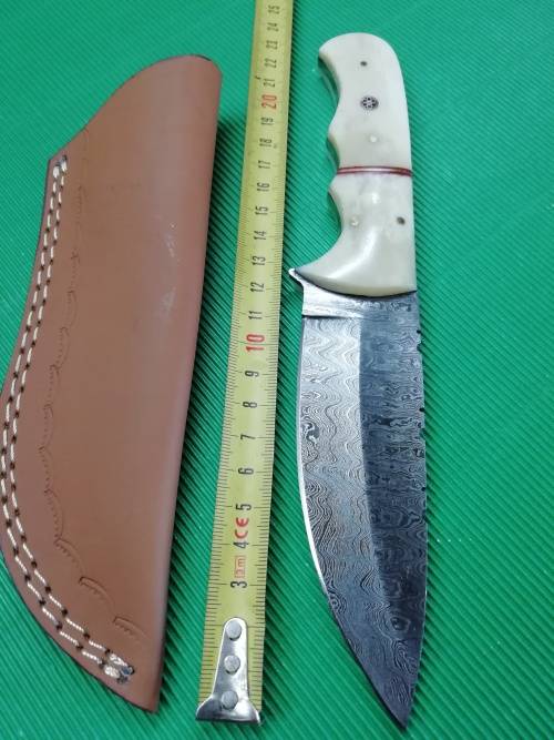 HANDMADE DAMASCUS STEEL HUNTING KNIFE !!!