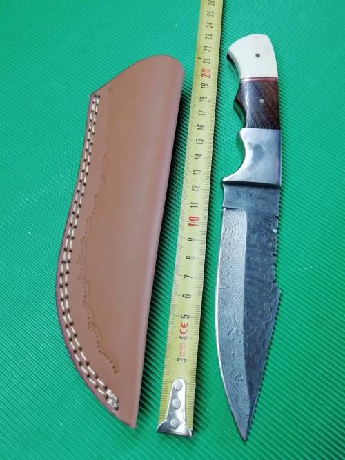 HANDMADE DAMASCUS STEEL HUNTING KNIFE !!!