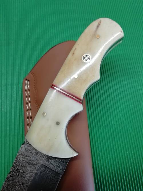 HANDMADE DAMASCUS STEEL HUNTING KNIFE !!!