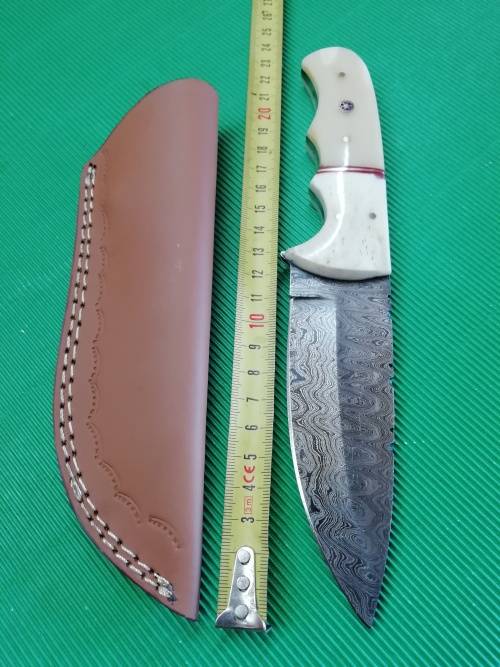 HANDMADE DAMASCUS STEEL HUNTING KNIFE !!!