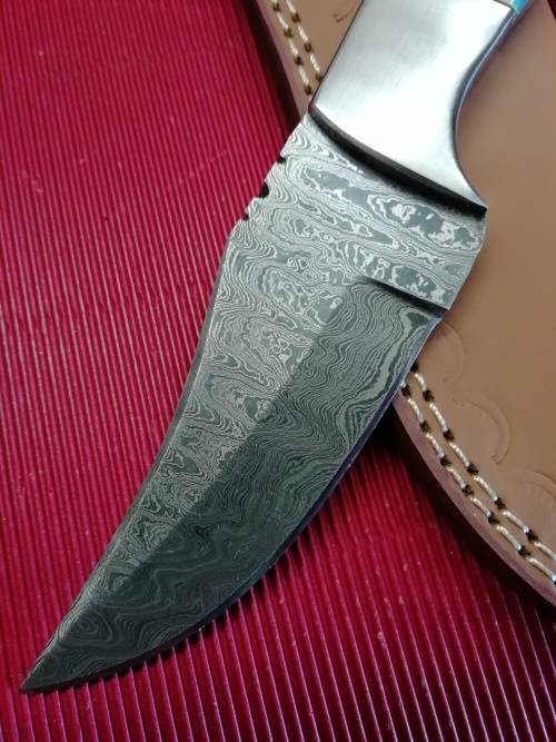 HANDMADE DAMASCUS STEEL HUNTING KNIFE !!!