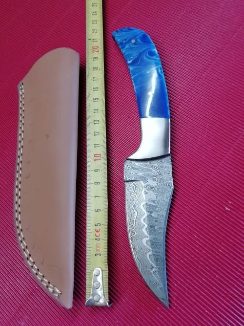 HANDMADE DAMASCUS STEEL HUNTING KNIFE !!!