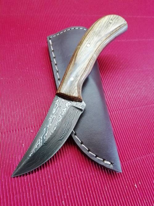 HANDMADE DAMASCUS STEEL SKINNING KNIFE !!!