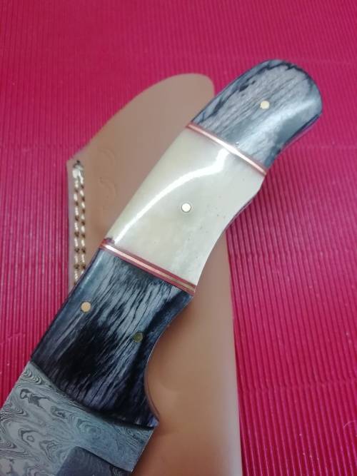 HANDMADE DAMASCUS STEEL HUNTING KNIFE !!!