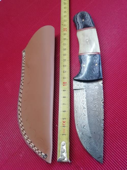 HANDMADE DAMASCUS STEEL HUNTING KNIFE !!!