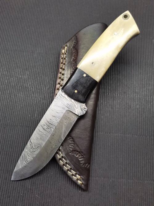 HANDMADE DAMASCUS STEEL HUNTING KNIFE - NEW STOCK !!!
