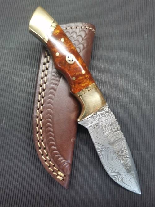 HANDMADE DAMASCUS STEEL HUNTING KNIFE,