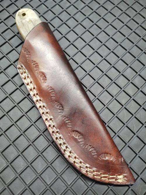 HANDMADE DAMASCUS STEEL HUNTING KNIFE !!!