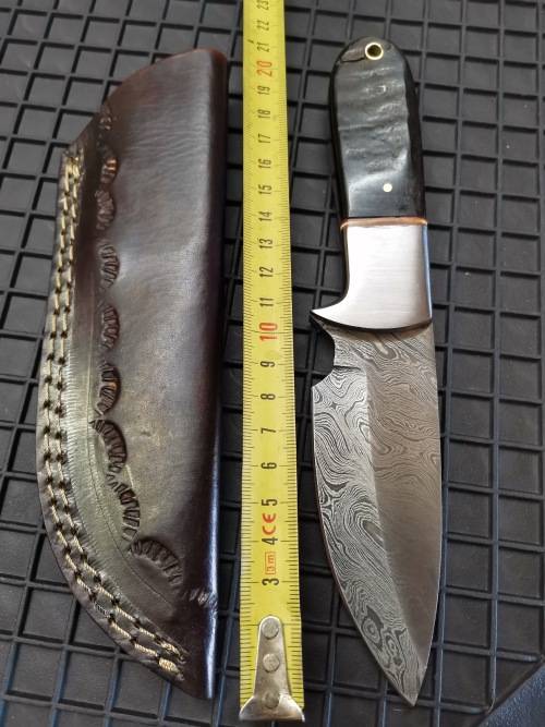 HANDMADE DAMASCUS STEEL HUNTING KNIFE !!!