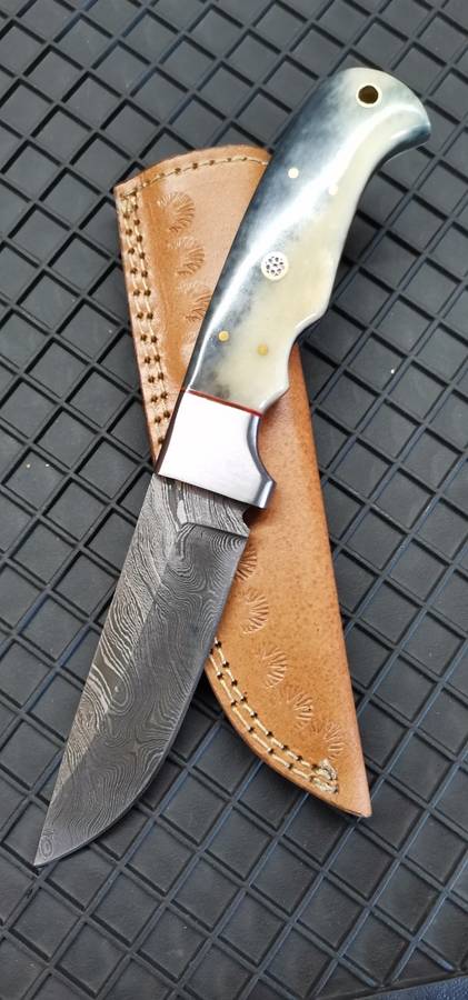 HANDMADE DAMASCUS STEEL HUNTING KNIFE !!!