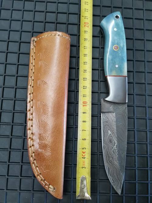 HANDMADE DAMASCUS STEEL HUNTING KNIFE !!!