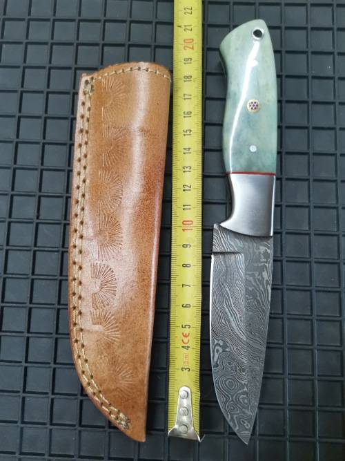 HANDMADE DAMASCUS STEEL HUNTING KNIFE !!!