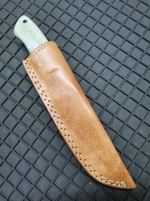 HANDMADE DAMASCUS STEEL HUNTING KNIFE !!!