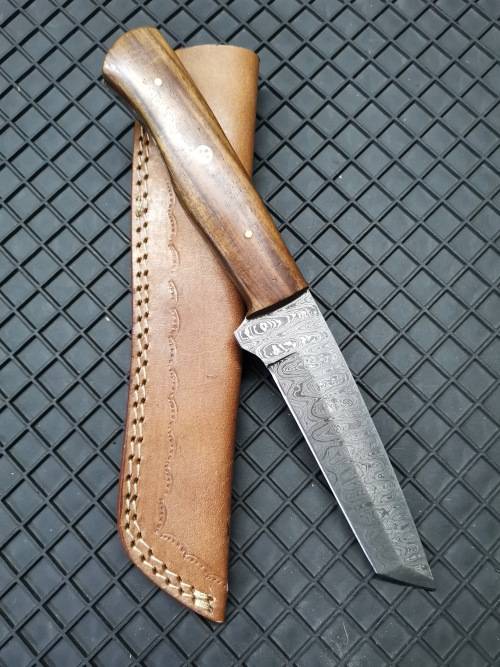 HANDMADE DAMASCUS STEEL HUNTING KNIFE !!!