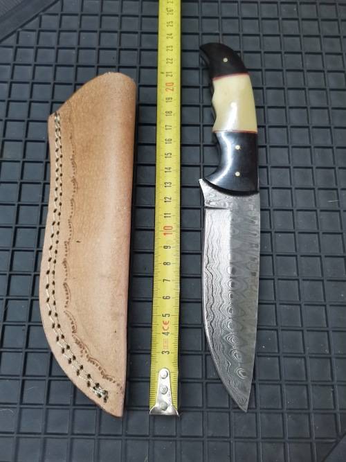 HANDMADE DAMASCUS STEEL HUNTING KNIFE !!!
