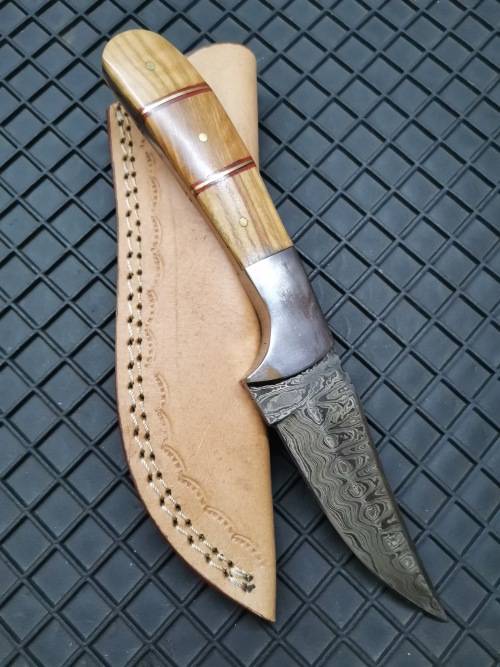 HANDMADE DAMASCUS STEEL HUNTING KNIFE