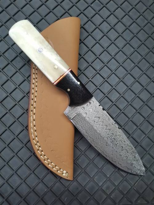 HANDMADE DAMASCUS STEEL HUNTING KNIFE