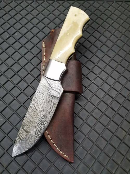 HANDMADE DAMASCUS STEEL HUNTING KNIFE