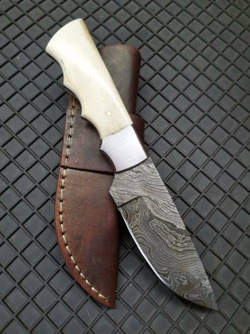 HANDMADE DAMASCUS STEEL HUNTING KNIFE