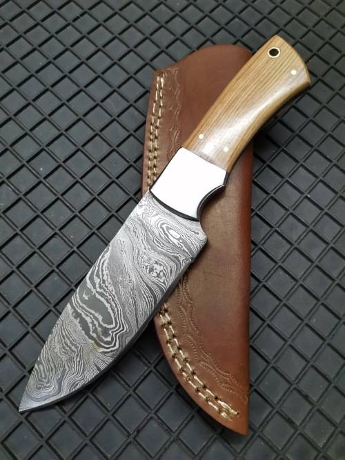 HANDMADE DAMASCUS STEEL HUNTING KNIFE