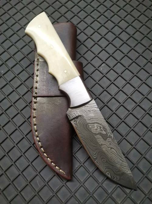HANDMADE DAMASCUS STEEL HUNTING KNIFE