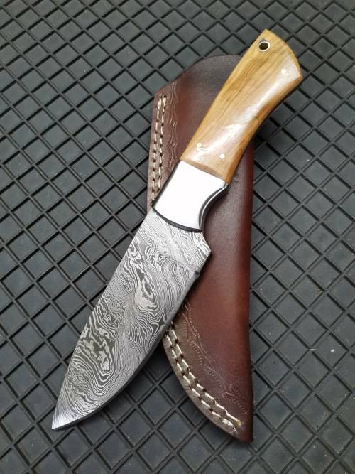 HANDMADE DAMASCUS STEEL HUNTING KNIFE