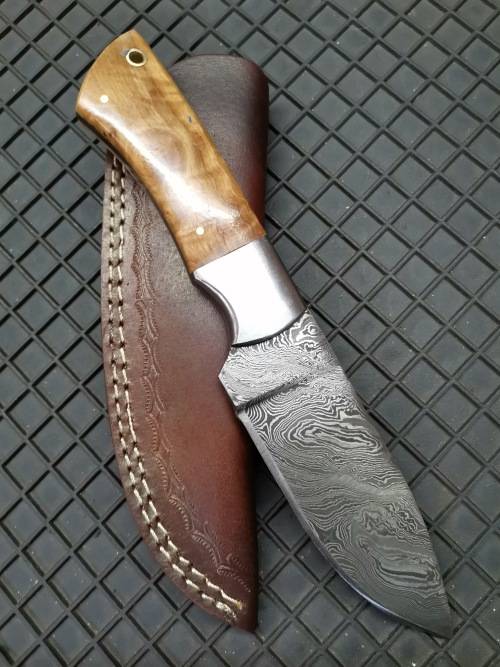 HANDMADE DAMASCUS STEEL HUNTING KNIFE