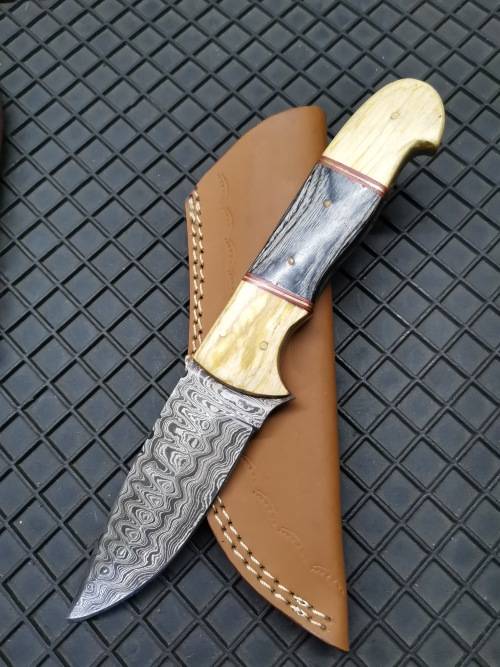 HANDMADE DAMASCUS STEEL HUNTING KNIFE