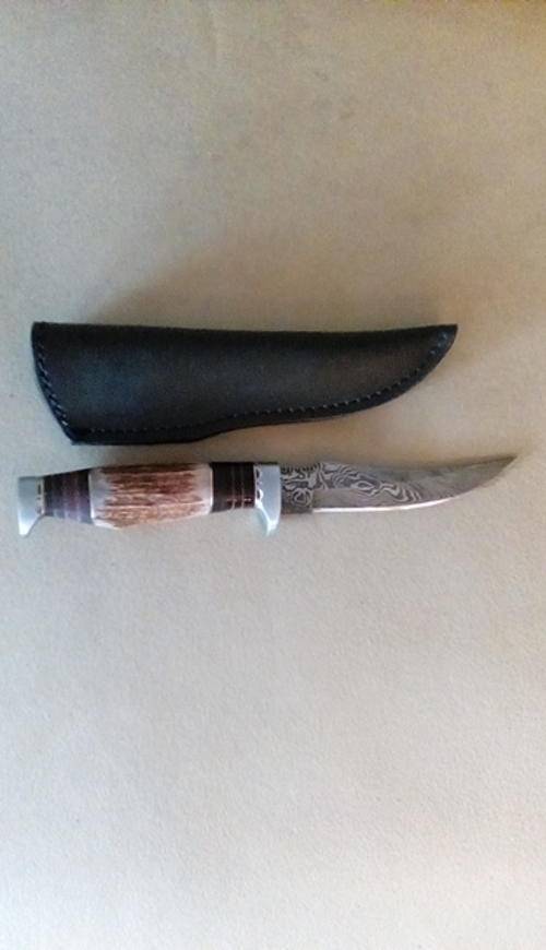 Handmade Damascus Steel Knife