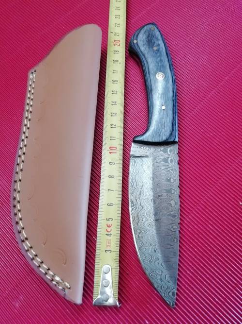 HANDMADE DAMASCUS STEEL HUNTING KNIFE !!!