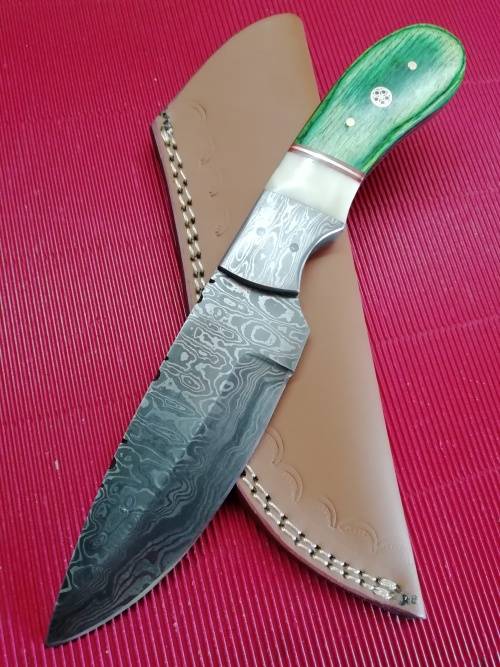 HANDMADE DAMASCUS STEEL HUNTING KNIFE !!!