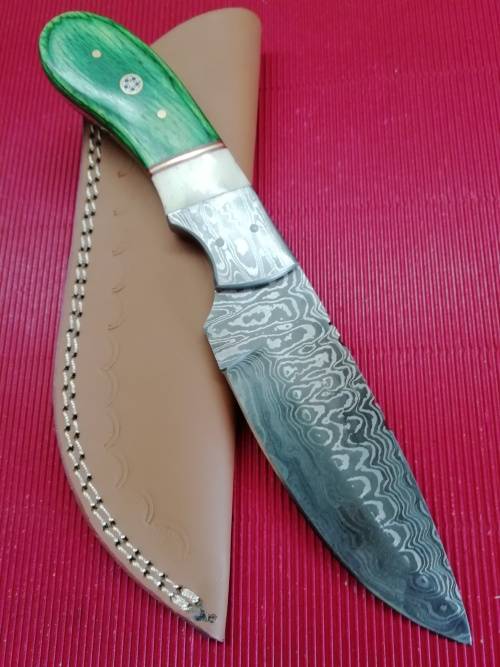 HANDMADE DAMASCUS STEEL HUNTING KNIFE !!!