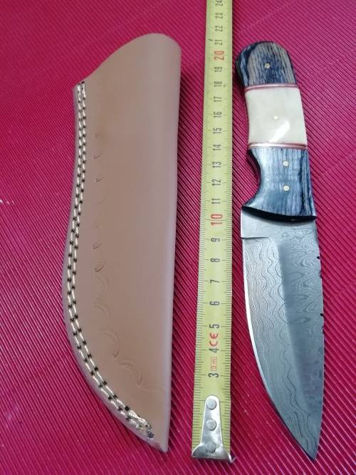 HANDMADE DAMASCUS STEEL HUNTING KNIFE !!!