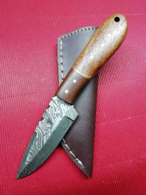 HANDMADE DAMASCUS STEEL HUNTING KNIFE !!!