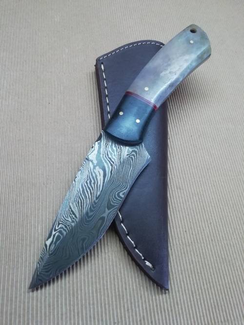 HANDMADE DAMASCUS STEEL HUNTING KNIFE !!!